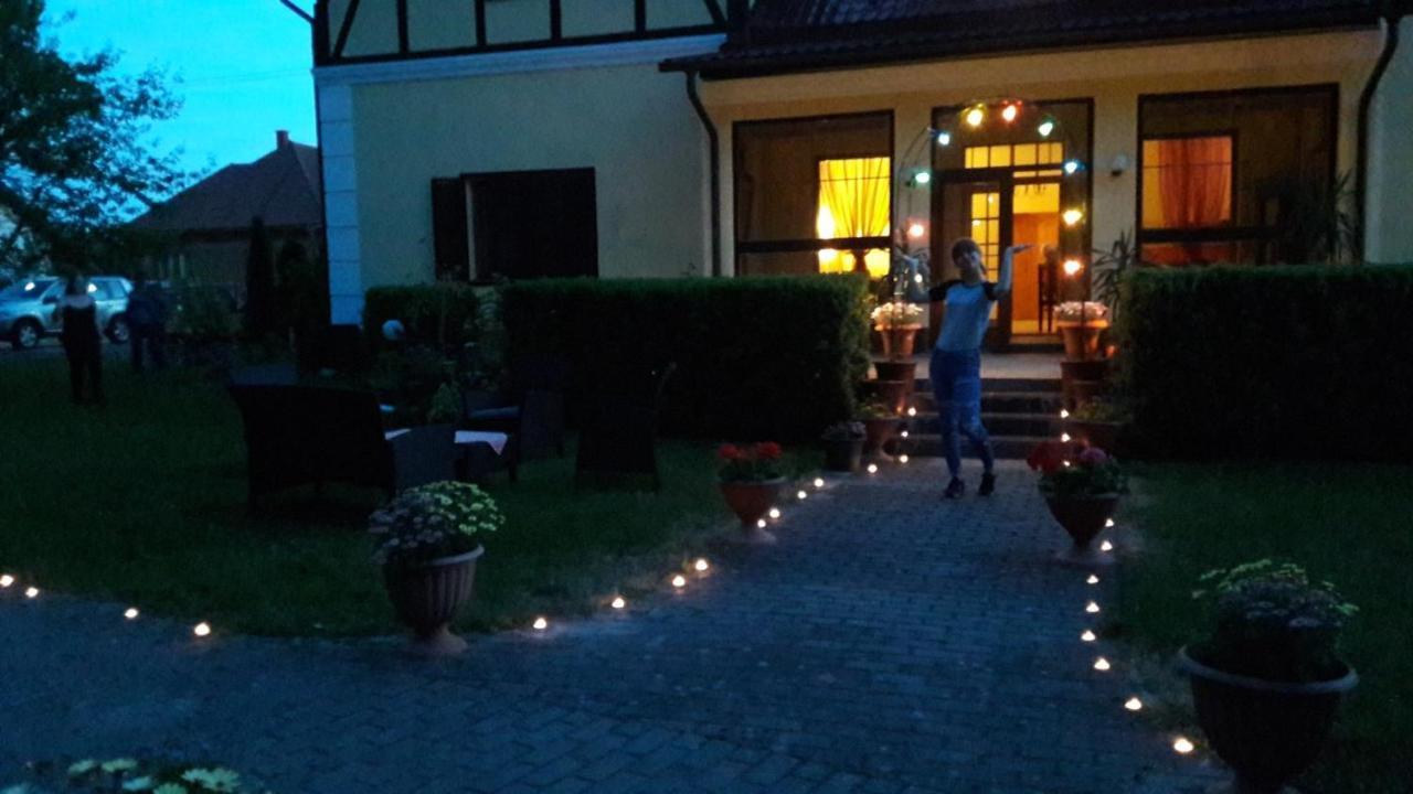 Penzion Pod Orechom Turčianske Teplice Extérieur photo